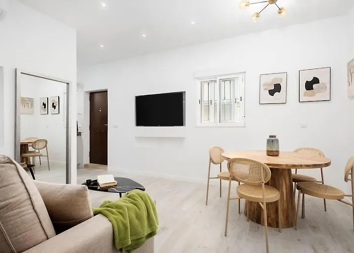 Newly Refurbished Modern 2-bed In Heart Of Διαμέρισμα *